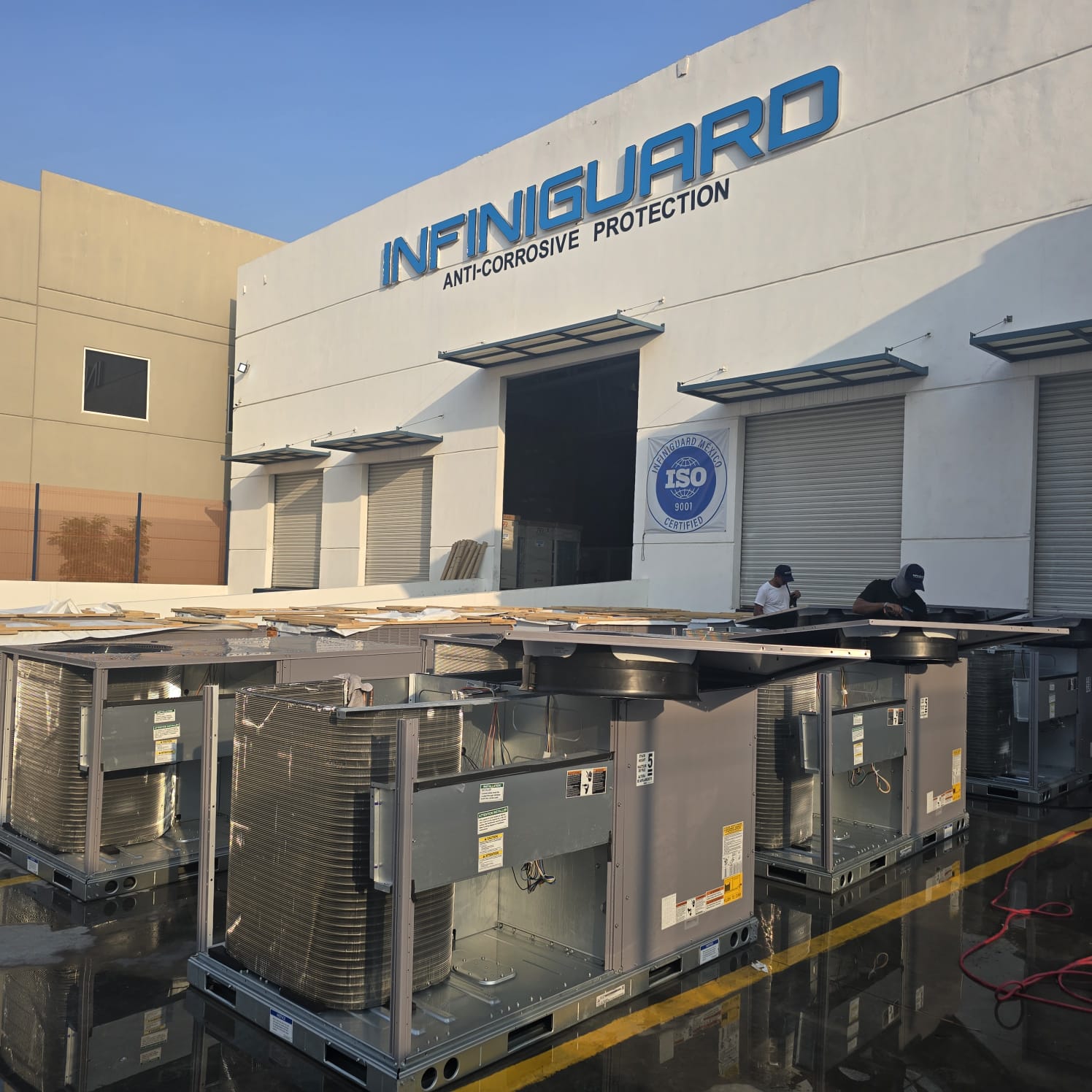 Planta industrial moderna y segura